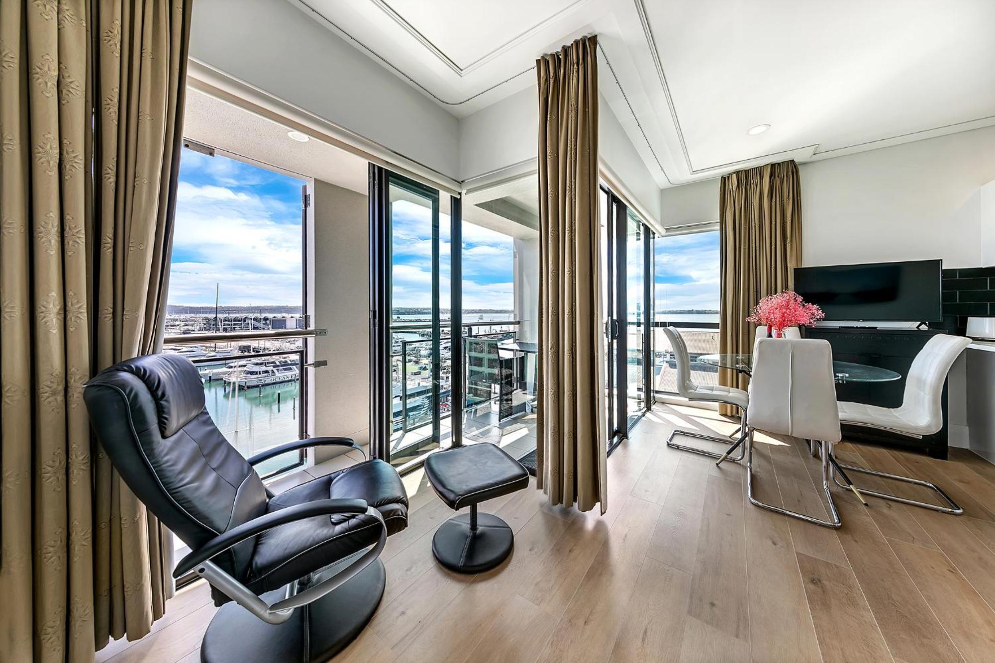Exquisite Sun Soaked Corner Apartment โอ๊คแลนด์ ภายนอก รูปภาพ