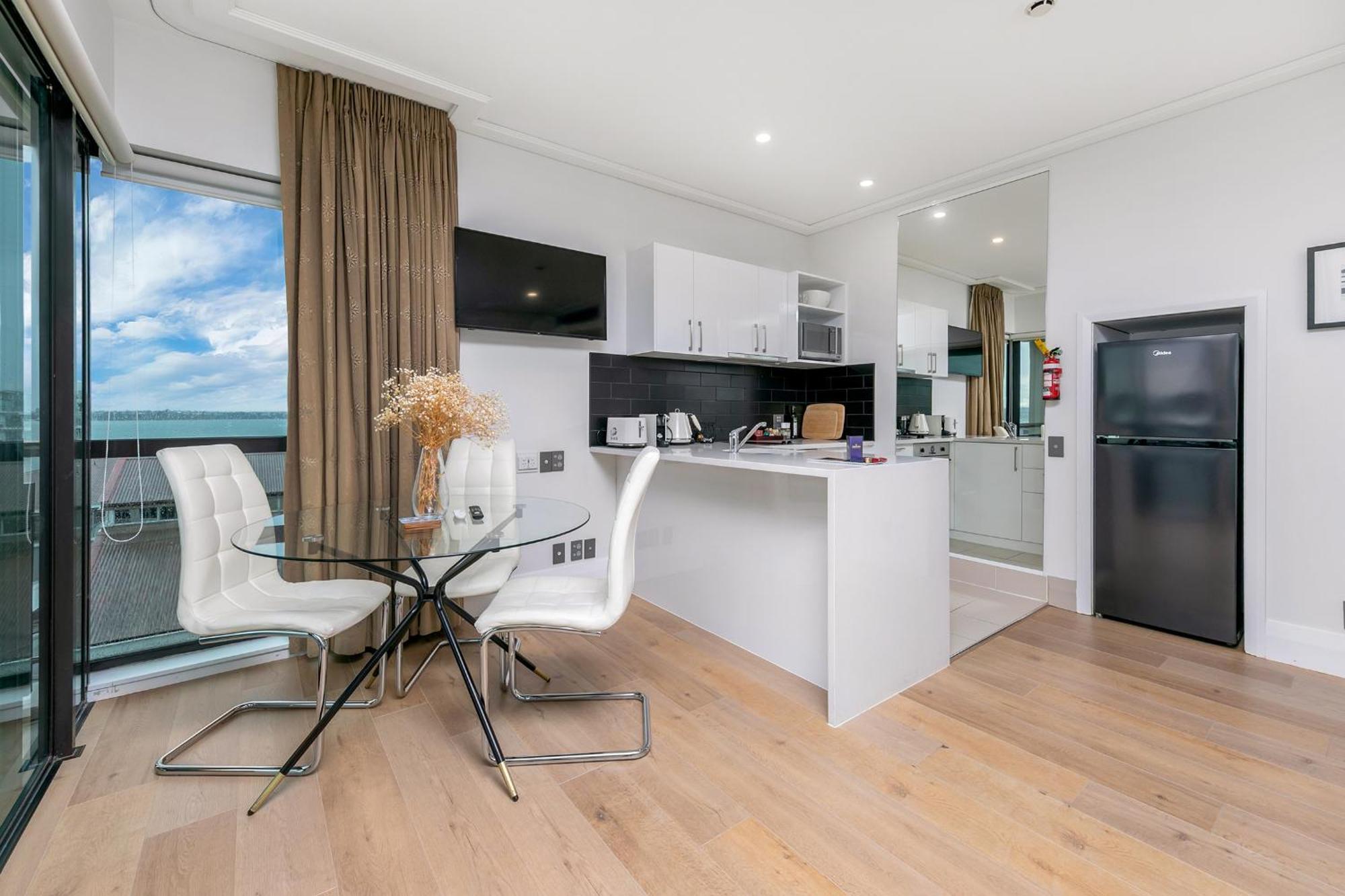 Exquisite Sun Soaked Corner Apartment โอ๊คแลนด์ ภายนอก รูปภาพ